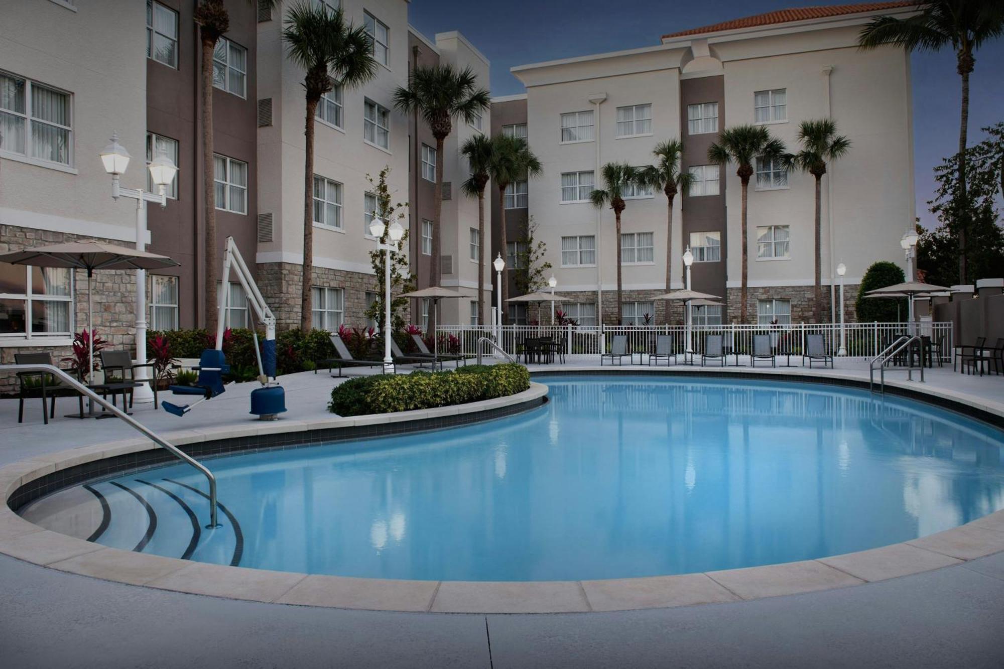 Residence Inn By Marriott Fort Lauderdale Airport & Cruise Port Дания-Бич Экстерьер фото